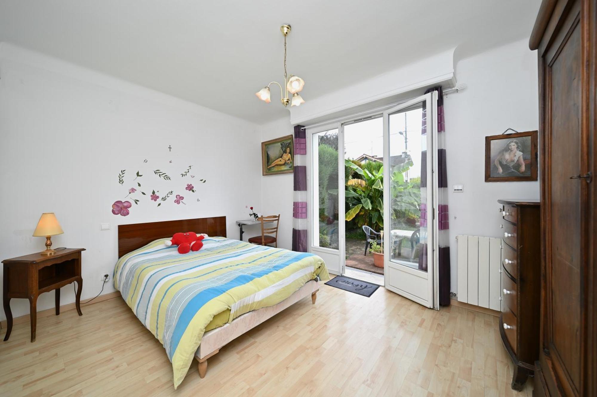 Chez Germaine Lourdes